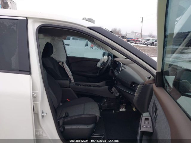 5N1AT3AA5MC840988 Nissan Rogue S Fwd