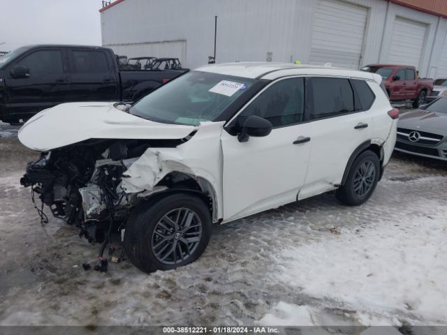5N1AT3AA5MC840988 Nissan Rogue S Fwd