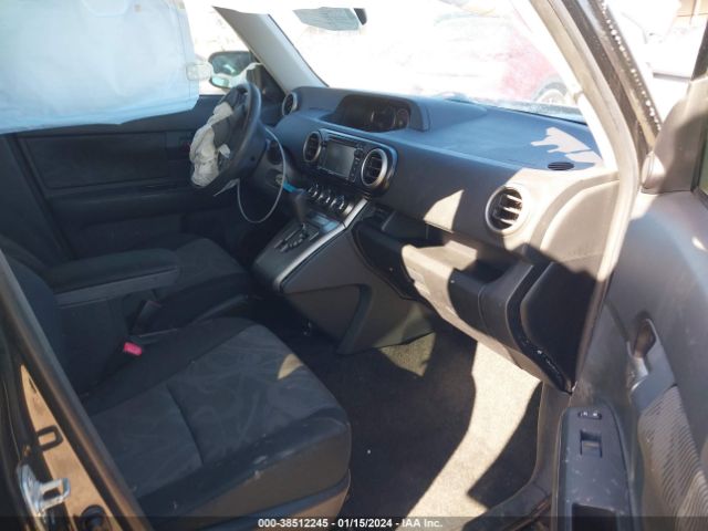 JTLZE4FEXFJ076187 Scion XB