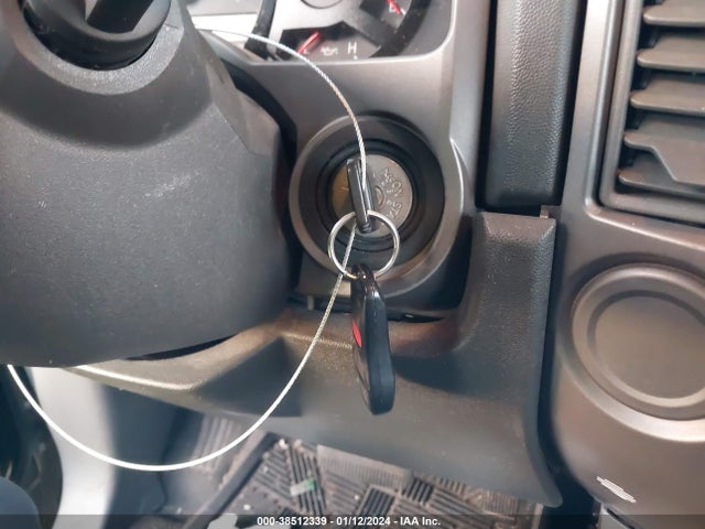 2007 NISSAN TITAN SE VIN: 1N6AA07A77N201677