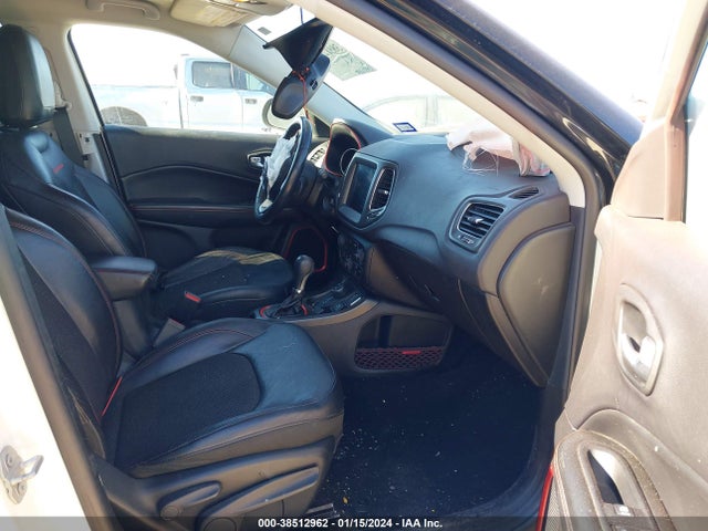 3C4NJDDB6HT675128 Jeep New Compass Trailhawk 4x4