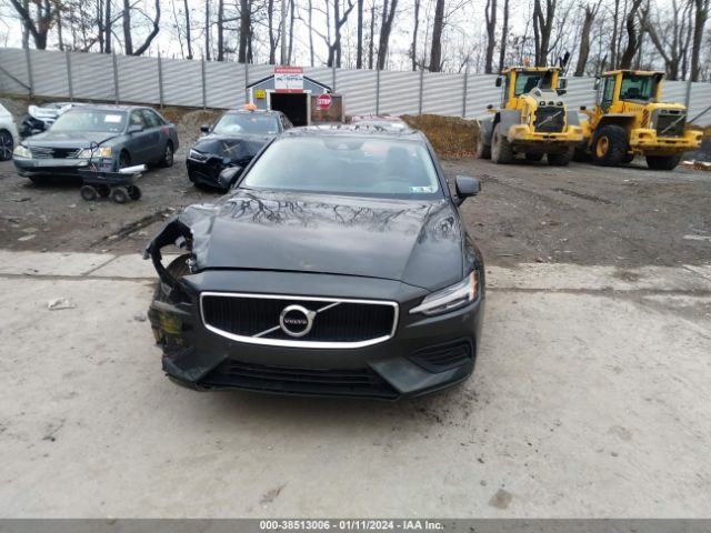 7JRA22TK9LG057575 Volvo S60 T6 Momentum