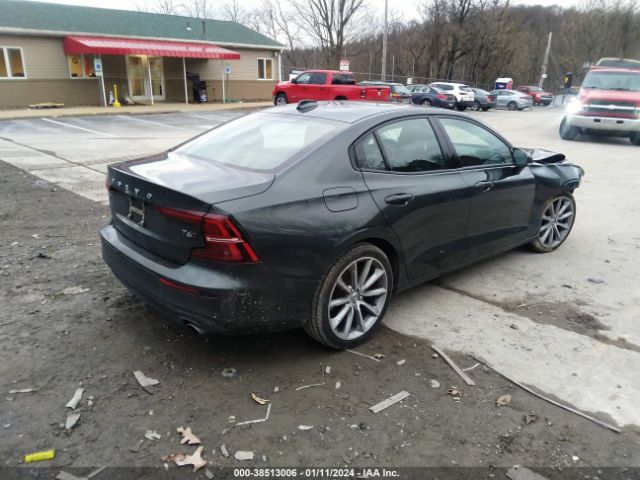 7JRA22TK9LG057575 Volvo S60 T6 Momentum