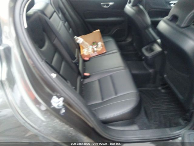 7JRA22TK9LG057575 Volvo S60 T6 Momentum