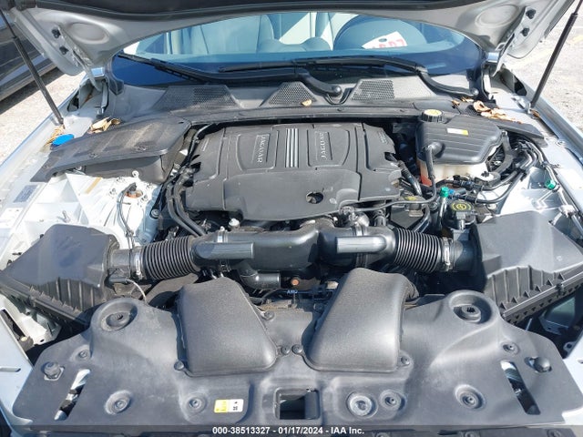2015 JAGUAR XJ SAJWJ2GD4F8V77542 Photo 9