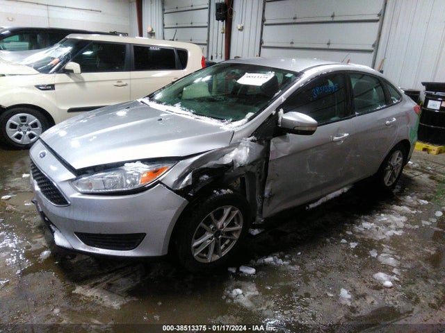 Ford FOCUS SE 2016 1FADP3F2XGL306175 Image 2