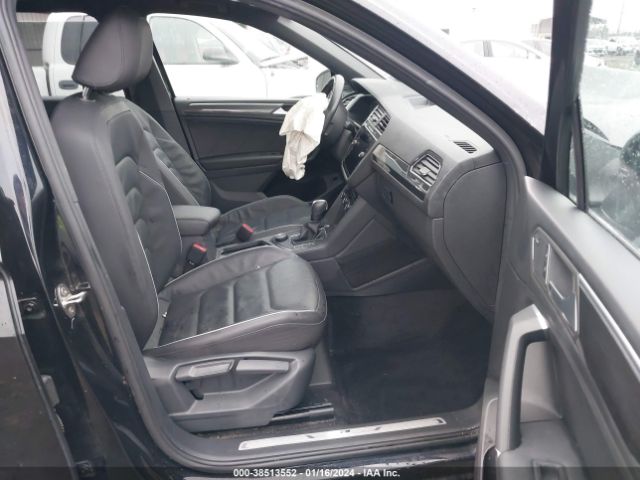 3VV4B7AXXLM135943 Volkswagen Tiguan 2.0t Sel Premium R-line