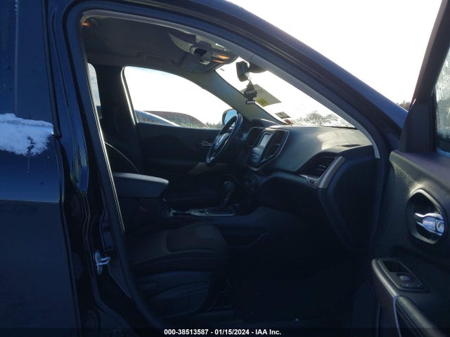 1C4PJMCB2HW665507 Jeep Cherokee Latitude 4x4