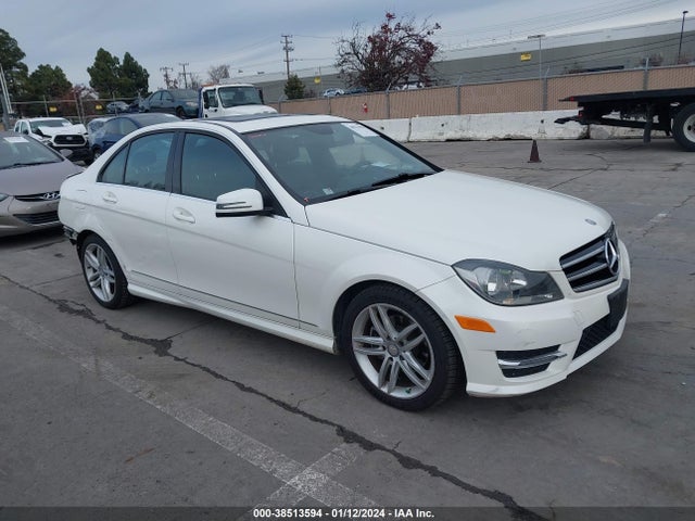 2014 MERCEDES-BENZ C 250 LUXURY/SPORT VIN: WDDGF4HB3EA967333