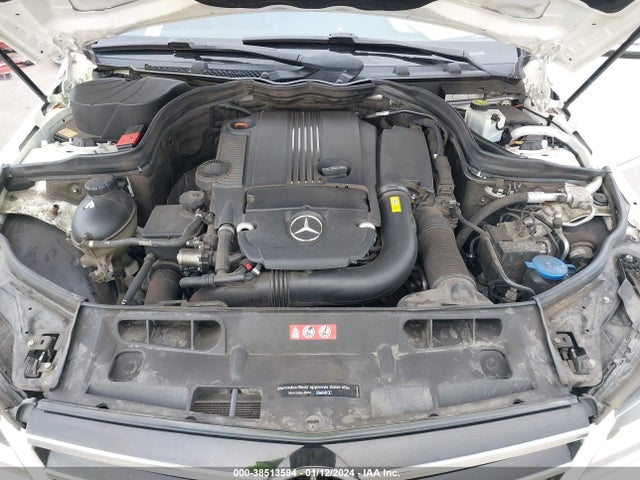 2014 MERCEDES-BENZ C 250 LUXURY/SPORT VIN: WDDGF4HB3EA967333