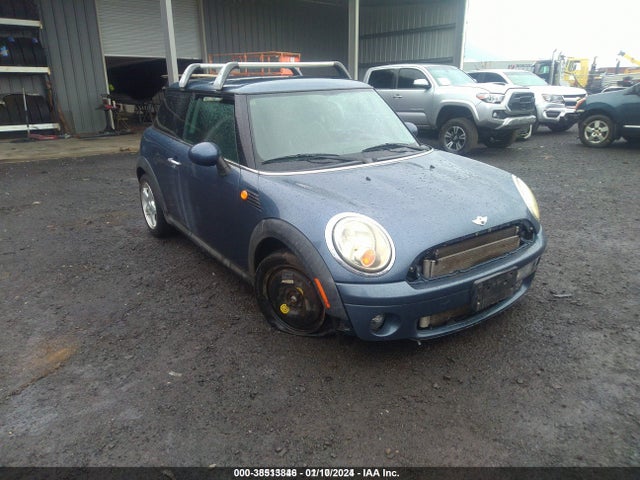 2009 MINI COOPER WMWMF33599TW75816 Photo 0