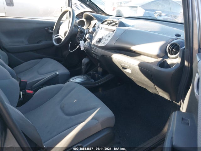 2013 HONDA FIT VIN: JHMGE8H3XDC044524