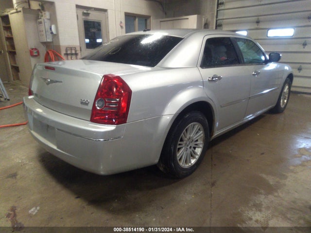 2010 CHRYSLER 300 TOURING/SIGNATURE SERIES/EXECUTIVE SERIES VIN: 2C3CA5CV5AH225627