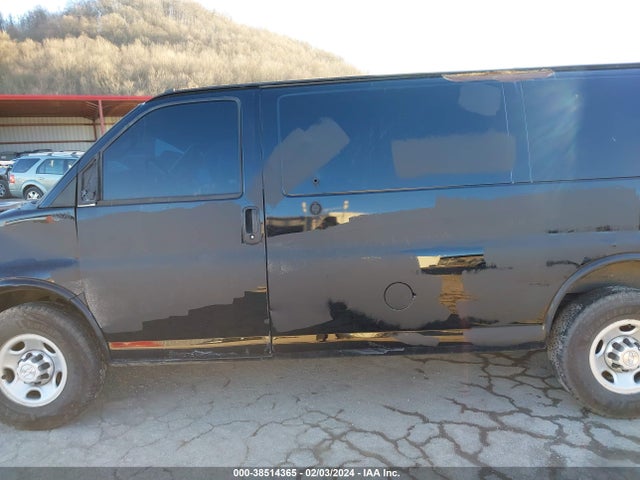 Chevrolet Express 2500 Work Van 2016 1GCWGAFFXG1156445 Image 15