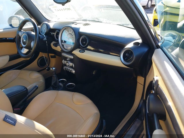 2010 MINI COOPER WMWMR3C52ATZ18832 Photo 4