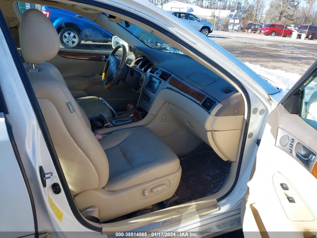 2005 LEXUS ES 330 VIN: JTHBA30G055140658
