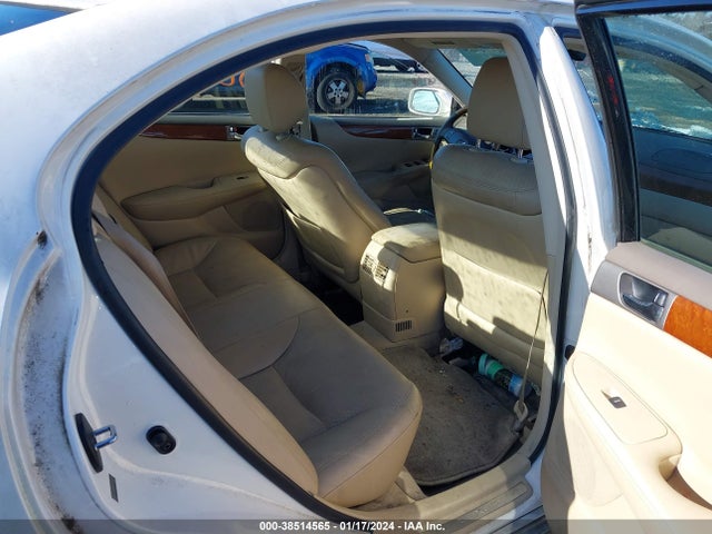 2005 LEXUS ES 330 VIN: JTHBA30G055140658