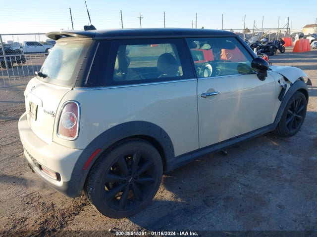 2011 MINI COOPER S WMWSV3C58BTY23521 Photo 3