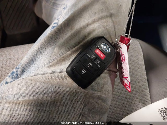 Toyota SIENNA LE 2022 5TDBRKEC4NS084583 Image 11