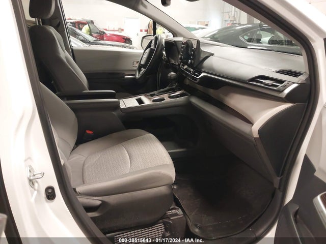Toyota SIENNA LE 2022 5TDBRKEC4NS084583 Image 5