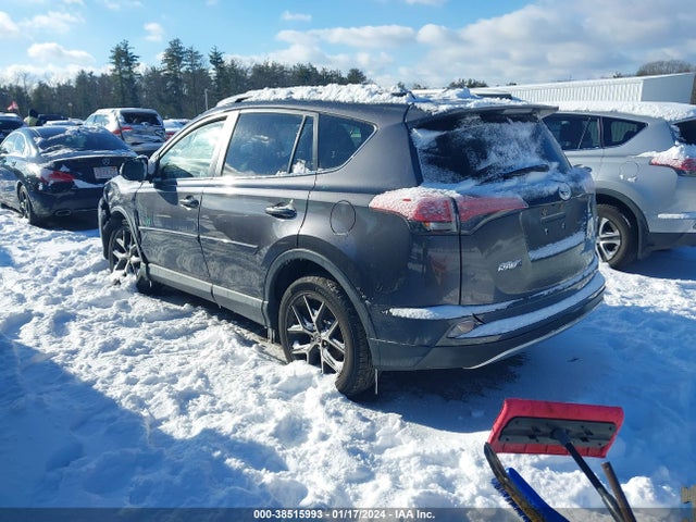 Toyota RAV4 SE 2018 JTMJFREV4JJ726693 Image 3