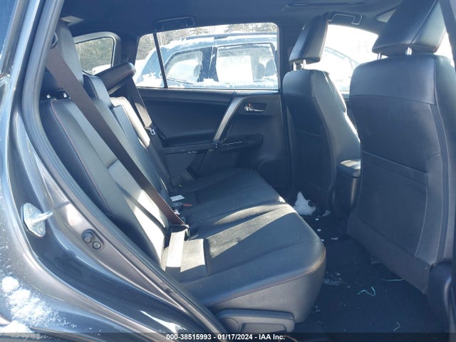 Toyota RAV4 SE 2018 JTMJFREV4JJ726693 Image 8