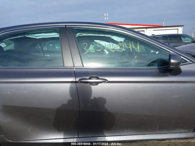 Toyota CAMRY 2018 4T1B118KXJU657752 Image 14