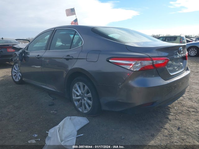 Toyota CAMRY 2018 4T1B118KXJU657752 Image 3