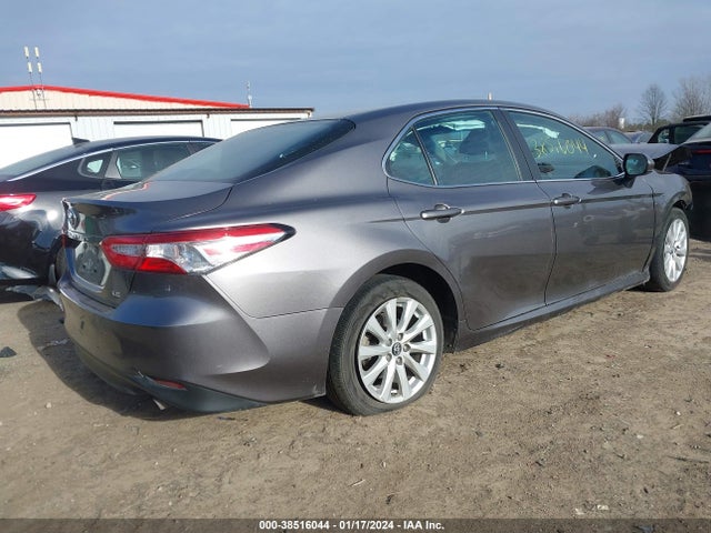 Toyota CAMRY 2018 4T1B118KXJU657752 Image 4