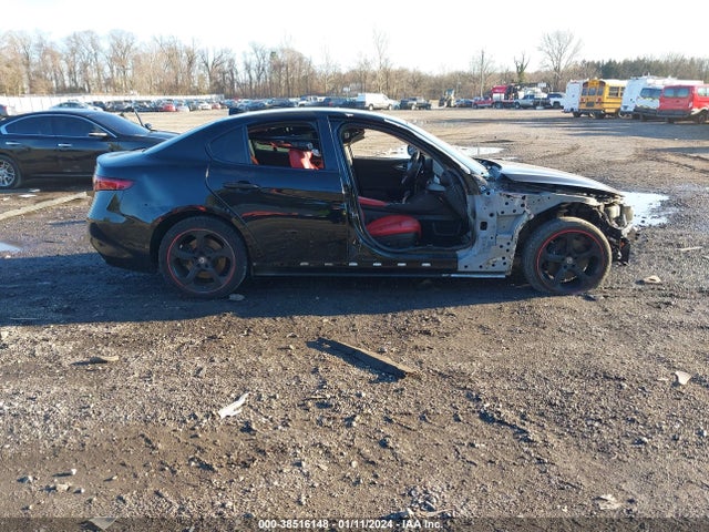 ZARFAEDN2J7567268 Alfa Romeo Giulia Awd