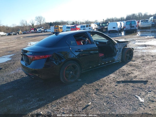 ZARFAEDN2J7567268 Alfa Romeo Giulia Awd
