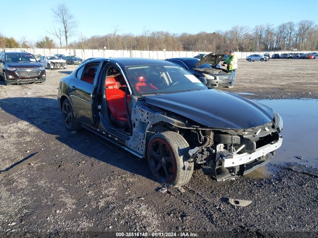 ZARFAEDN2J7567268 Alfa Romeo Giulia Awd