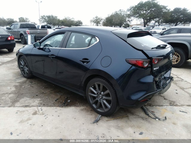 JM1BPAKLXM1332268 Mazda Mazda3 Select