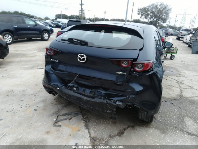 JM1BPAKLXM1332268 Mazda Mazda3 Select