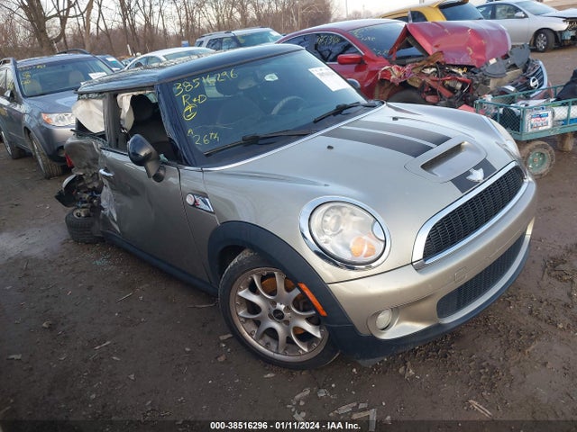2007 MINI COOPER S WMWMF73527TL90055 Photo 0