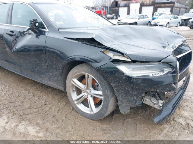 LVY102MK0KP096906 Volvo S90 T5 Momentum