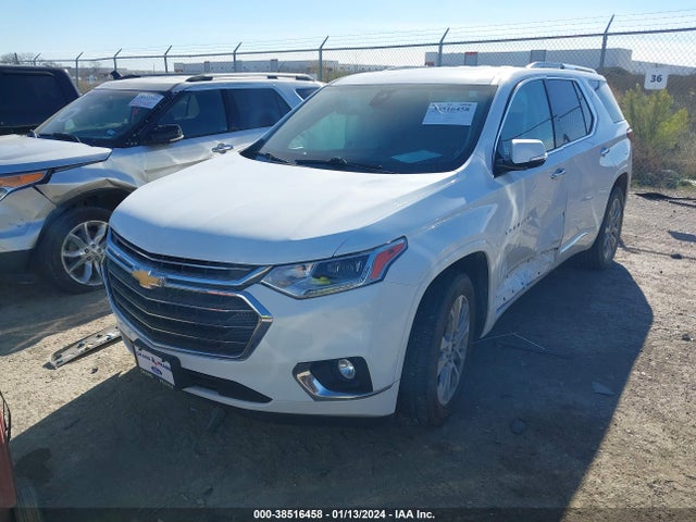 Chevrolet Traverse Premier 2018 1GNERKKW6JJ243677 Image 2