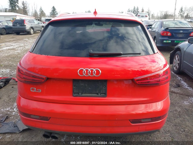 WA1BCCFS8JR017596 Audi Q3 2.0t Premium/2.0t Sport Premium