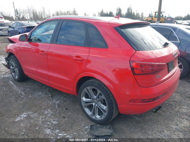 WA1BCCFS8JR017596 Audi Q3 2.0t Premium/2.0t Sport Premium