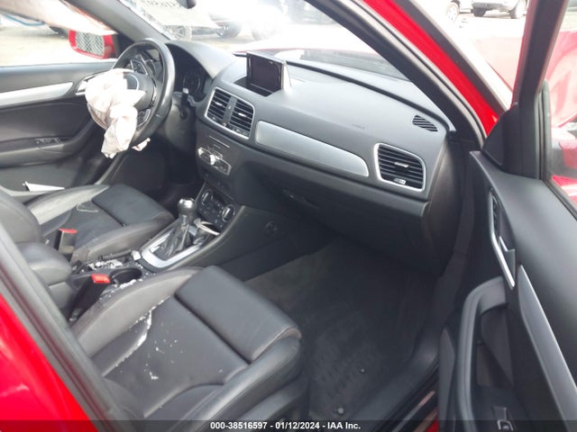 WA1BCCFS8JR017596 Audi Q3 2.0t Premium/2.0t Sport Premium