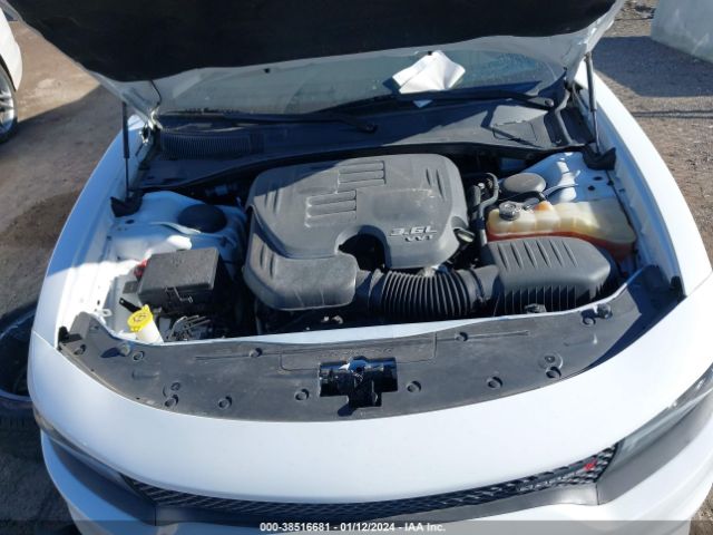 2C3CDXHG5JH312053 Dodge Charger Sxt Plus Rwd