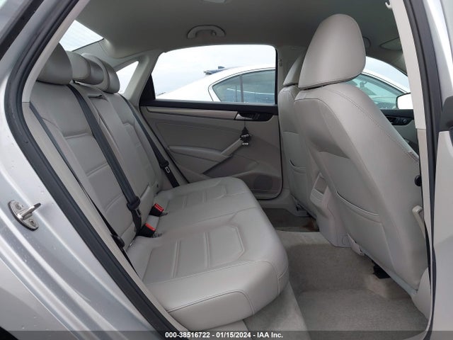 1VWAT7A38FC096395 Volkswagen Passat 1.8t Limited Edition