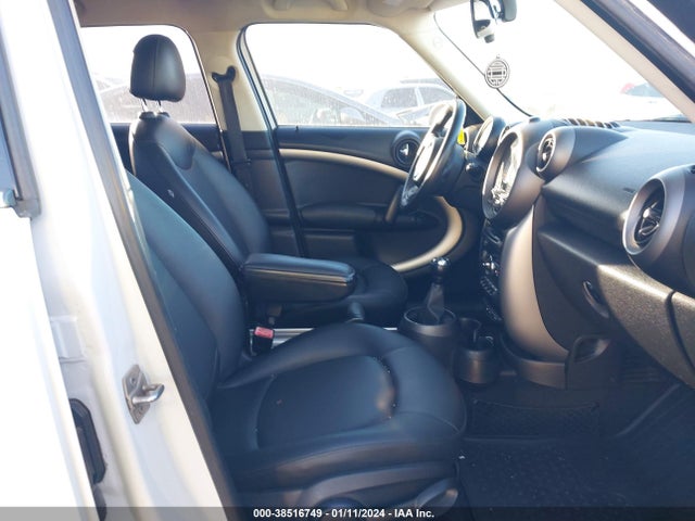 2011 MINI COOPER COUNTRYMAN WMWZB3C58BWH95034 Photo 4