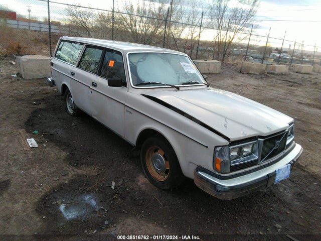 1981 VOLVO 245 VIN: YV1AX4557B1348784