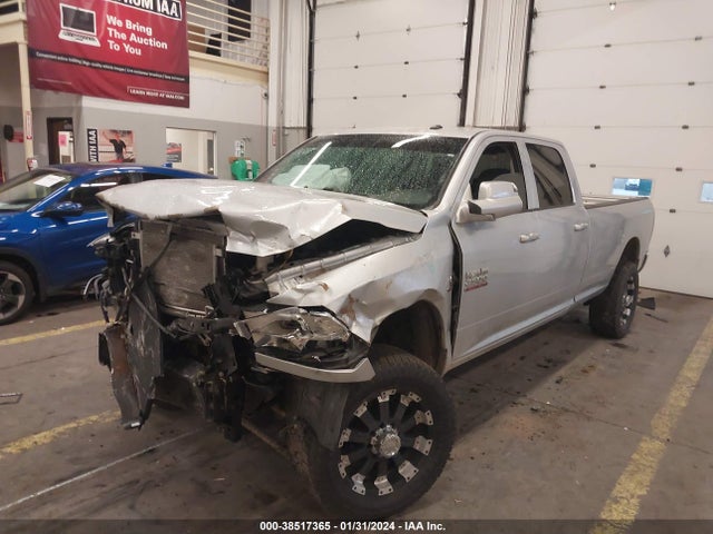RAM 2500 Tradesman  4x4 8' Box 2018 3C6UR5HL9JG420542 Image 2