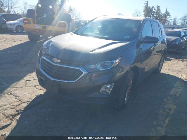 Chevrolet EQUINOX LT 2018 3GNAXSEV5JS595235 Image 2