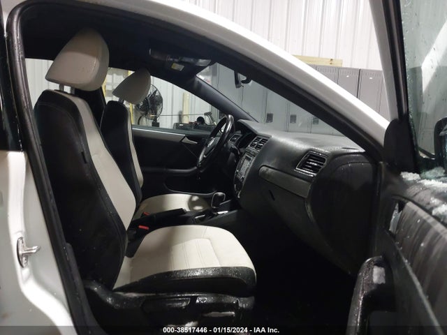 3VWD17AJ1GM412835 Volkswagen Jetta 1.8t Sport