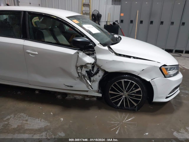3VWD17AJ1GM412835 Volkswagen Jetta 1.8t Sport