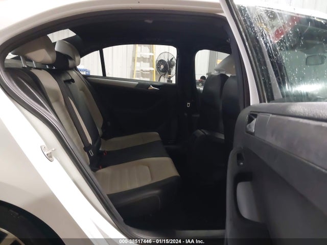 3VWD17AJ1GM412835 Volkswagen Jetta 1.8t Sport