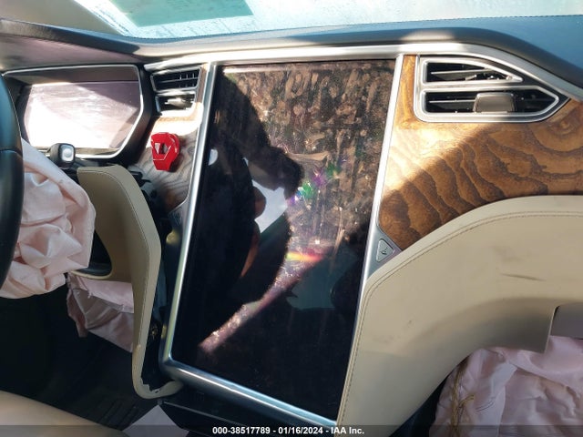 Tesla Model X 60d/70d/75d/90d 2016 5YJXCAE23GF031244 Image 18